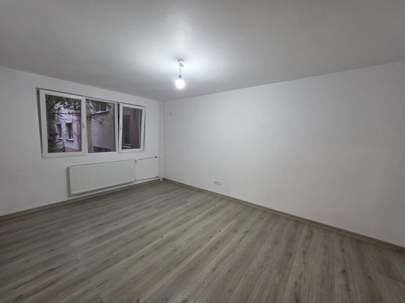 Costin Georgian, Intrarea Muncii nr. 2, 5 minute metrou renovat, Basarabia