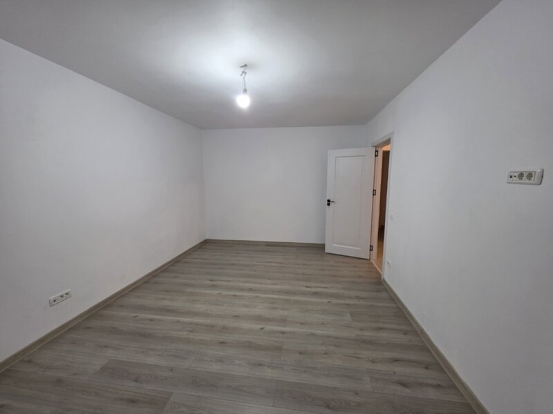 Costin Georgian, Intrarea Muncii nr. 2, 5 minute metrou renovat, Basarabia