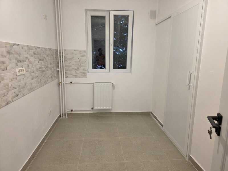 Costin Georgian, Intrarea Muncii nr. 2, 5 minute metrou renovat, Basarabia