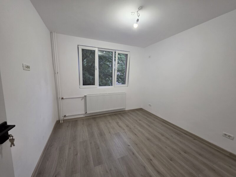 Costin Georgian, Intrarea Muncii nr. 2, 5 minute metrou renovat, Basarabia