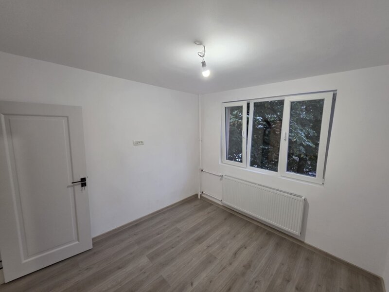 Costin Georgian, Intrarea Muncii nr. 2, 5 minute metrou renovat, Basarabia