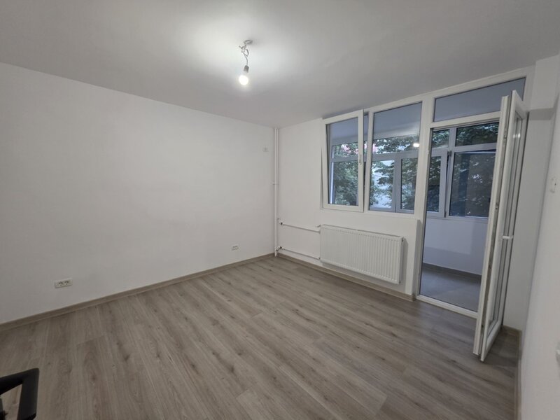 Costin Georgian, Intrarea Muncii nr. 2, 5 minute metrou renovat, Basarabia