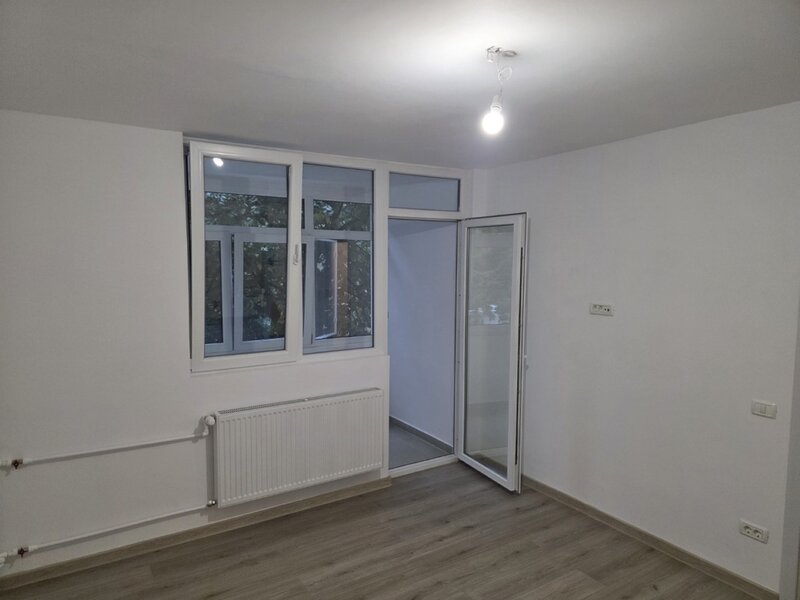 Costin Georgian, Intrarea Muncii nr. 2, 5 minute metrou renovat, Basarabia