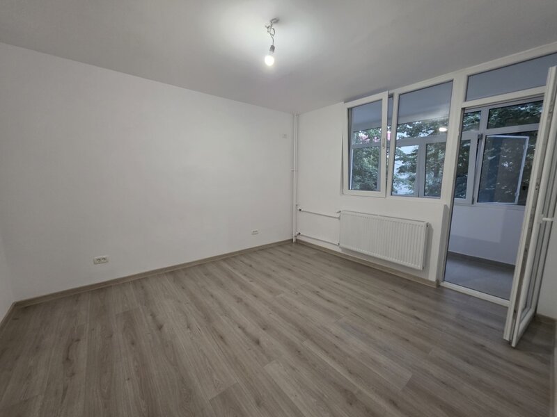 Costin Georgian, Intrarea Muncii nr. 2, 5 minute metrou renovat, Basarabia